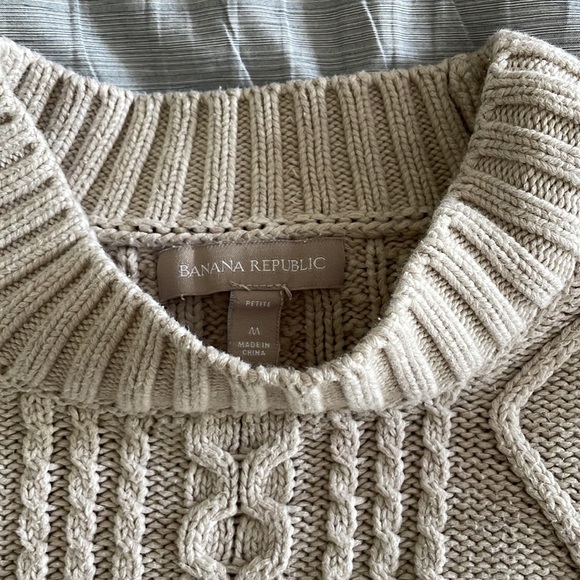 Banana Republic - Cable Knit - Cream Sweater - Med - Picture 2 of 2